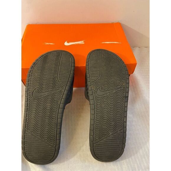 Nike slides size 7 sandals - Picture 3 of 5